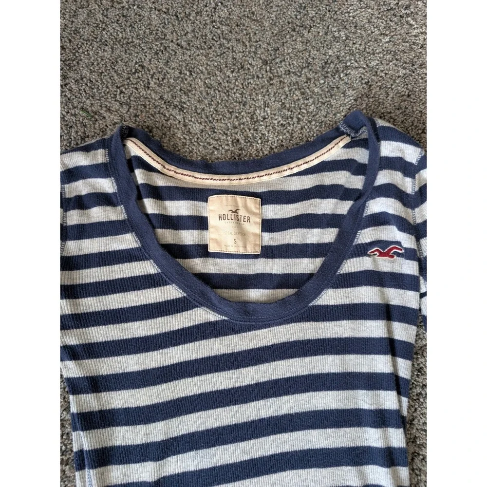 Hollister SoCal Stretch Navy Grey Striped Ribbed Scoop Neck Long Sleeve Top S - Picture 2 of 5